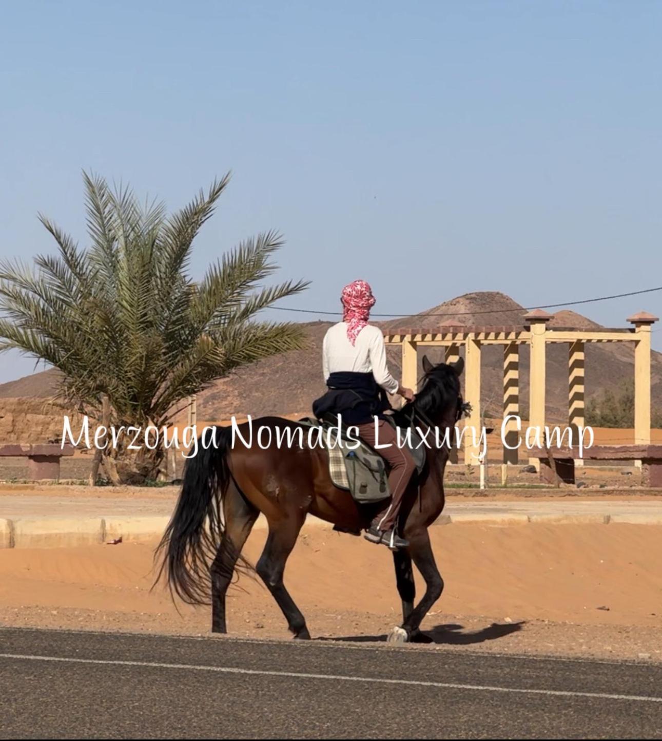 Merzouga Nomads Luxury Camp מראה חיצוני תמונה