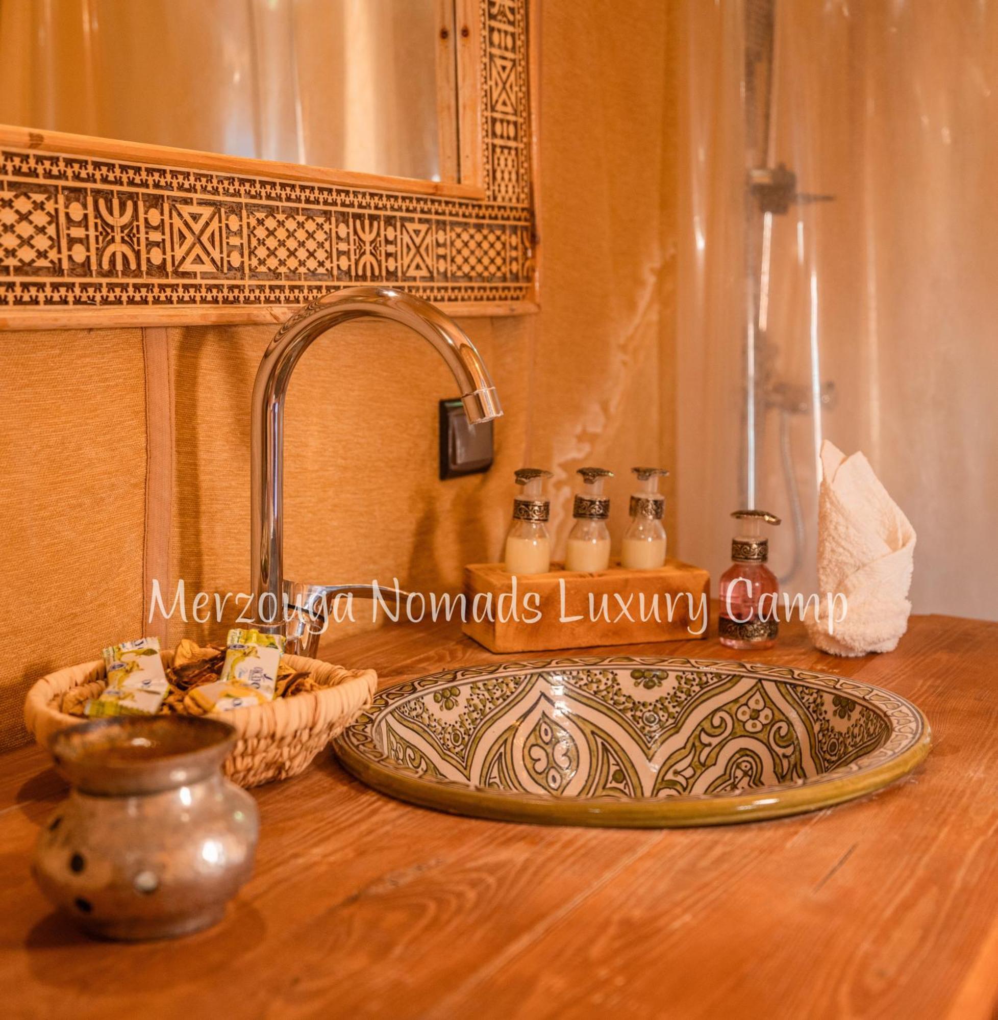 Merzouga Nomads Luxury Camp מראה חיצוני תמונה