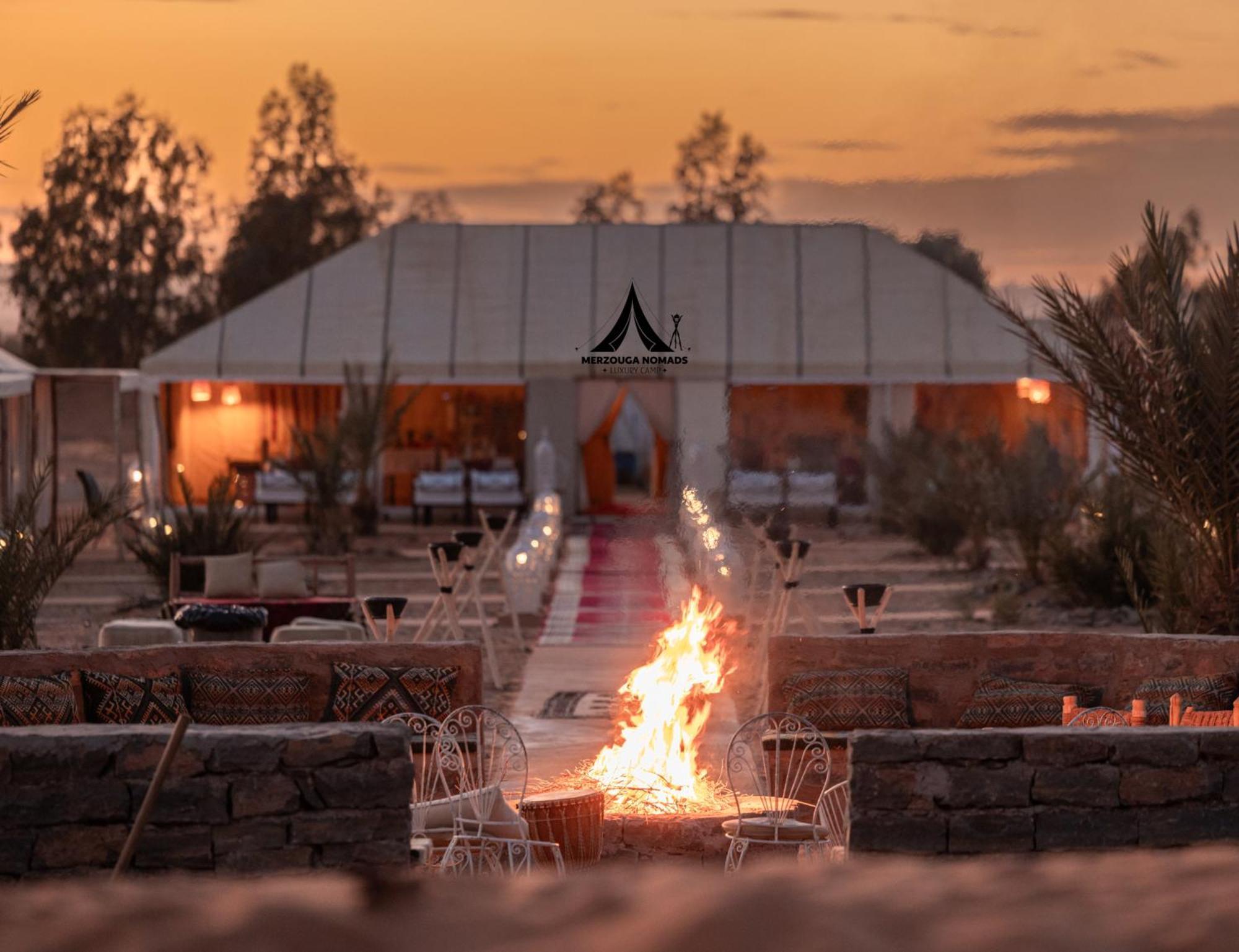 Merzouga Nomads Luxury Camp מראה חיצוני תמונה
